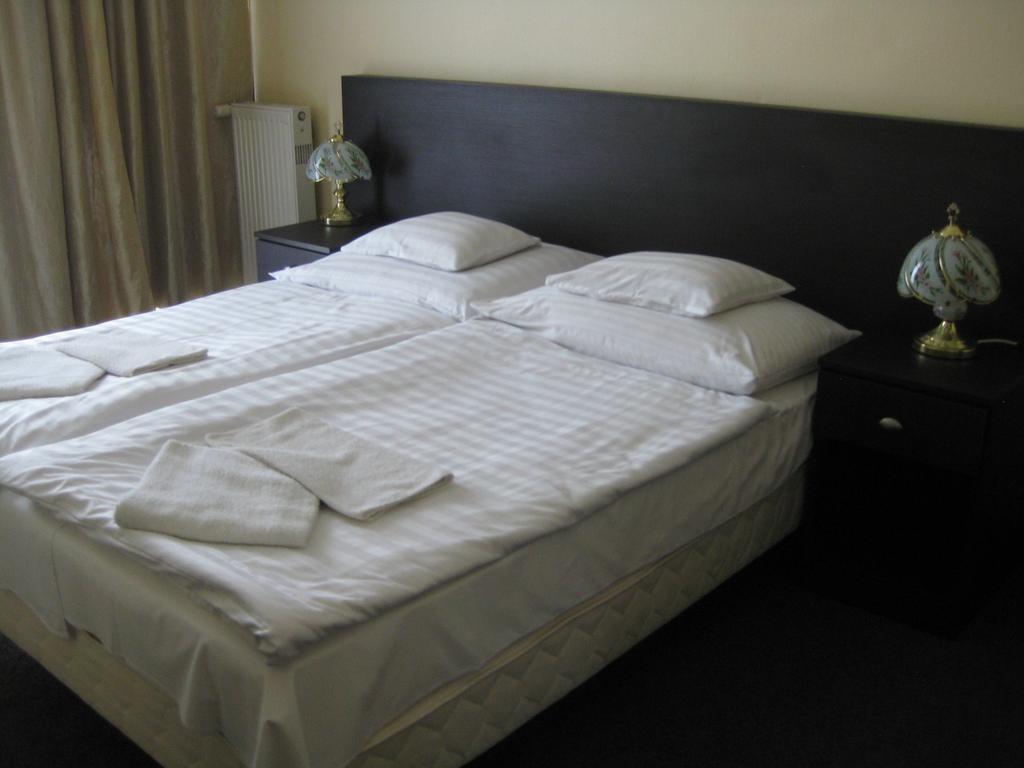 Hotel Uno Κεσκεμέτ Εξωτερικό φωτογραφία
